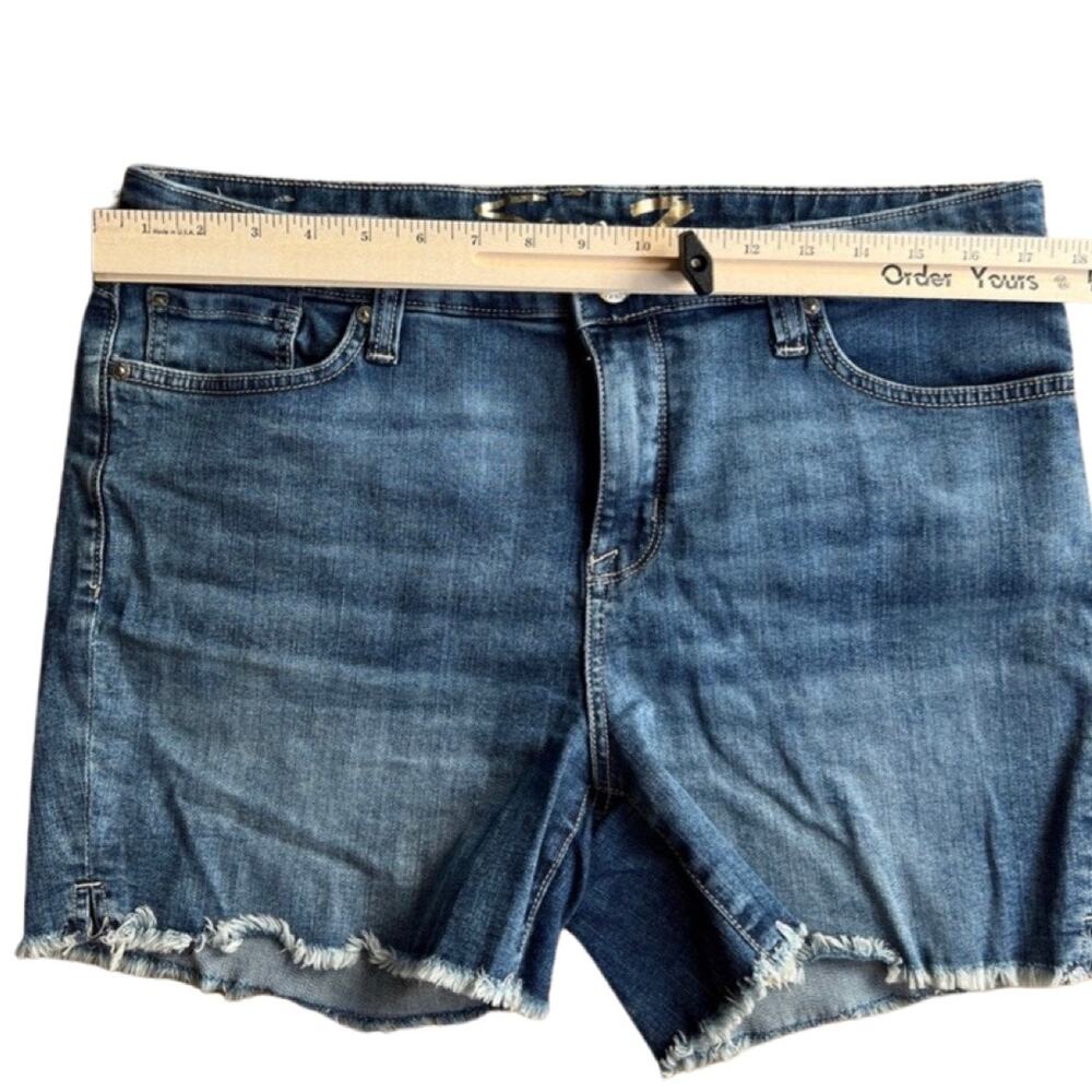 Seven7 Medium Wash Blue Denim Raw Hem Boyfriend Relaxed Jean Shorts Sz 12 - Picture 7 of 10